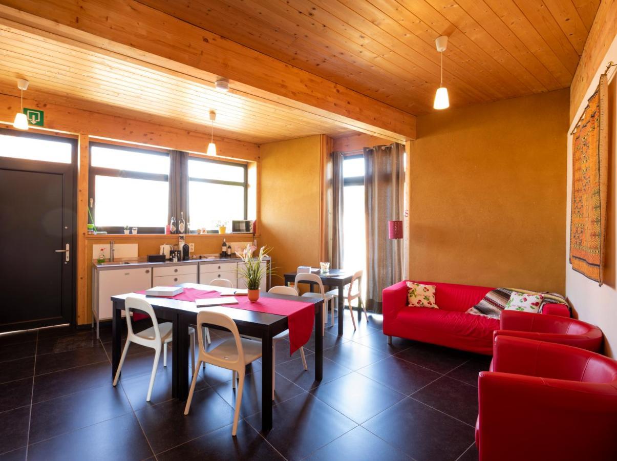 B&B Casa De Paja シント・トロイデン エクステリア 写真